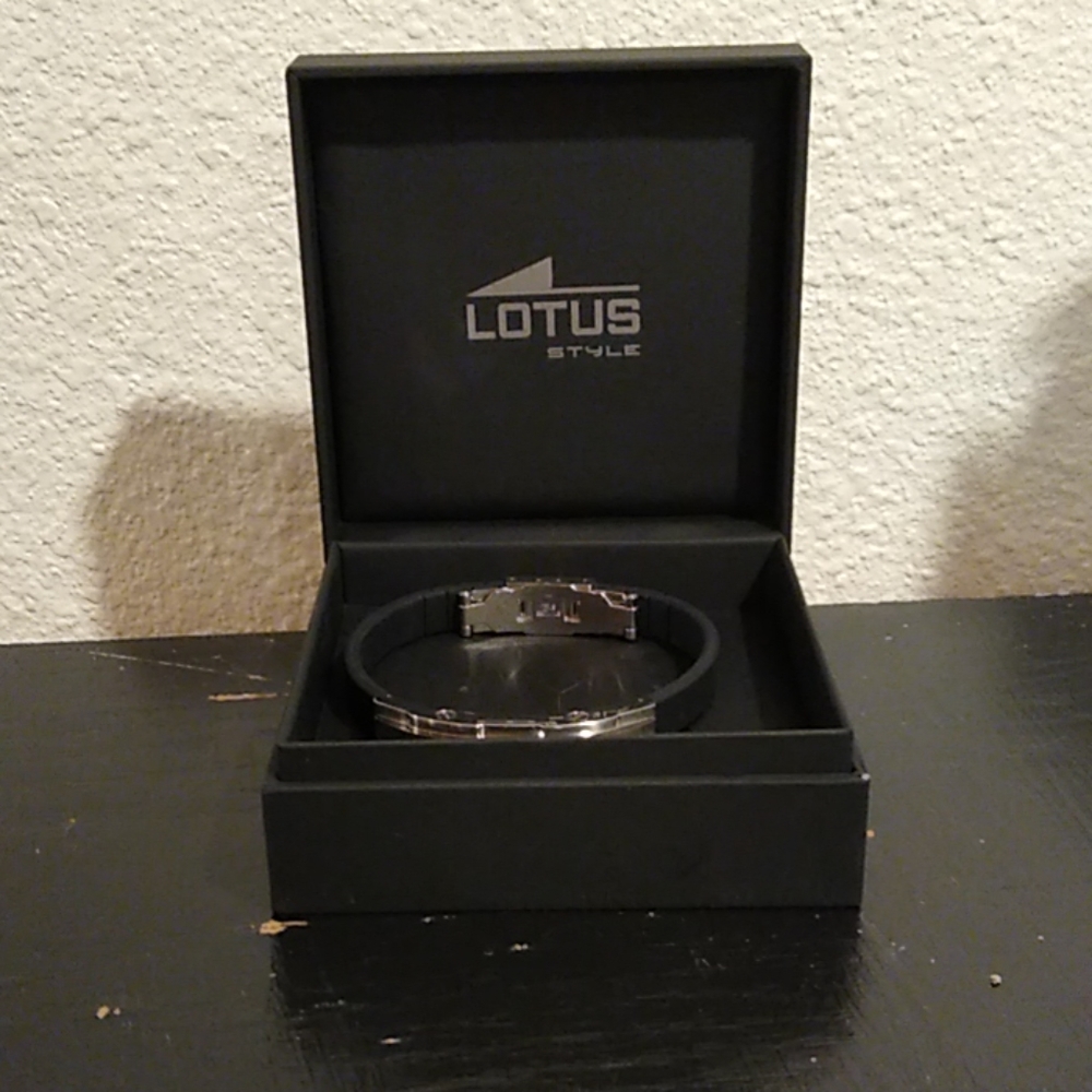 Lotus style men bracelet